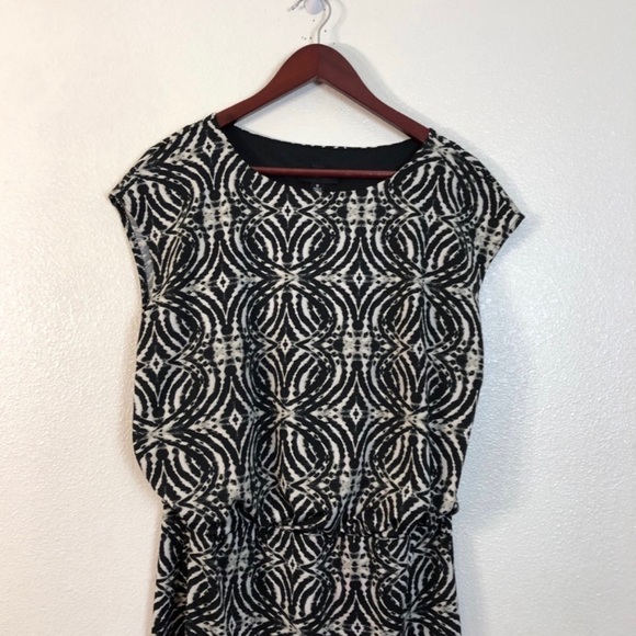 AB Studio Black White Patterned Short Sleeve Dress - Picture 7 of 11